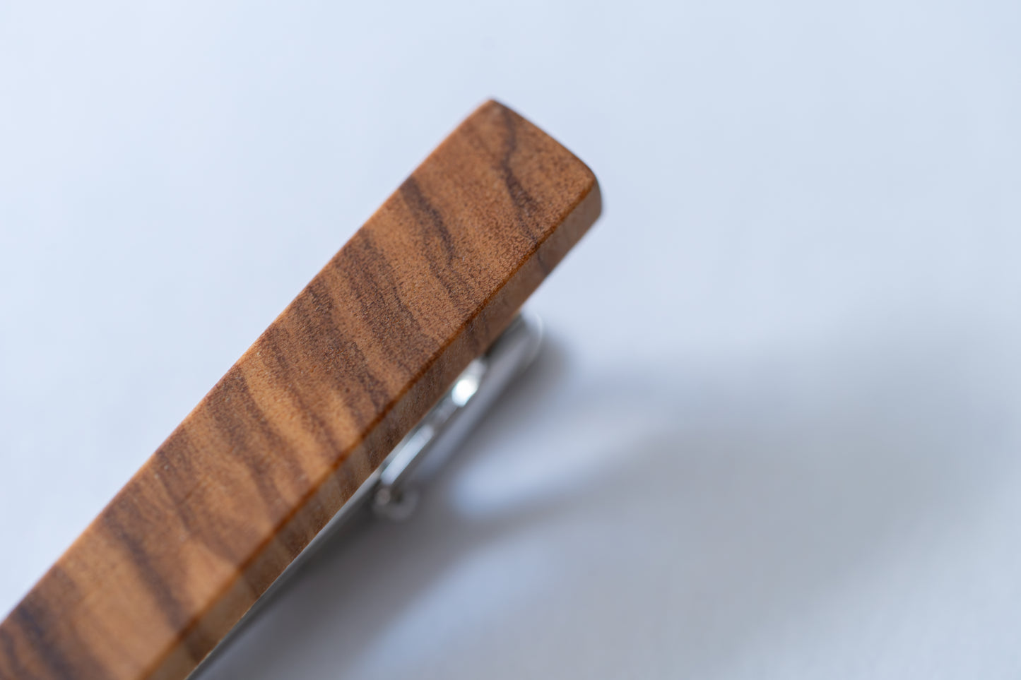 オリーブの木で作るネクタイピン