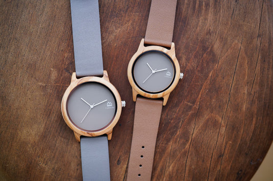 木製腕時計の写真