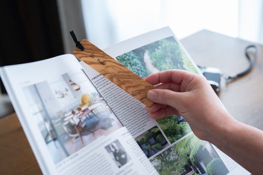 オリーブの木で作るブックマーカー